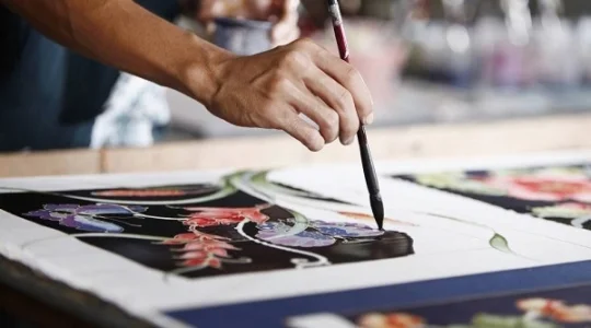 伝統的なバティック染めとピューター製作体験ツアー